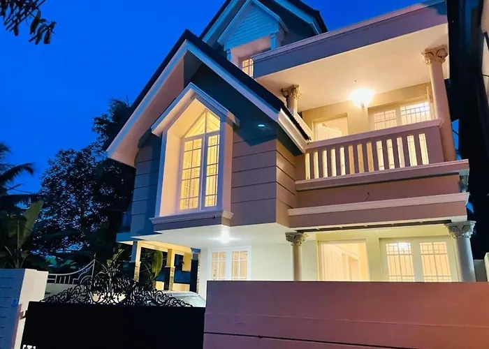 The Oval House, Kochi - Approved By Kerala Tourism - Exclusively For Families Villa