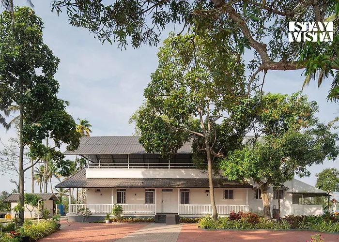 Aqua Vista Riverview By Stayvista - Private Pool Kochi